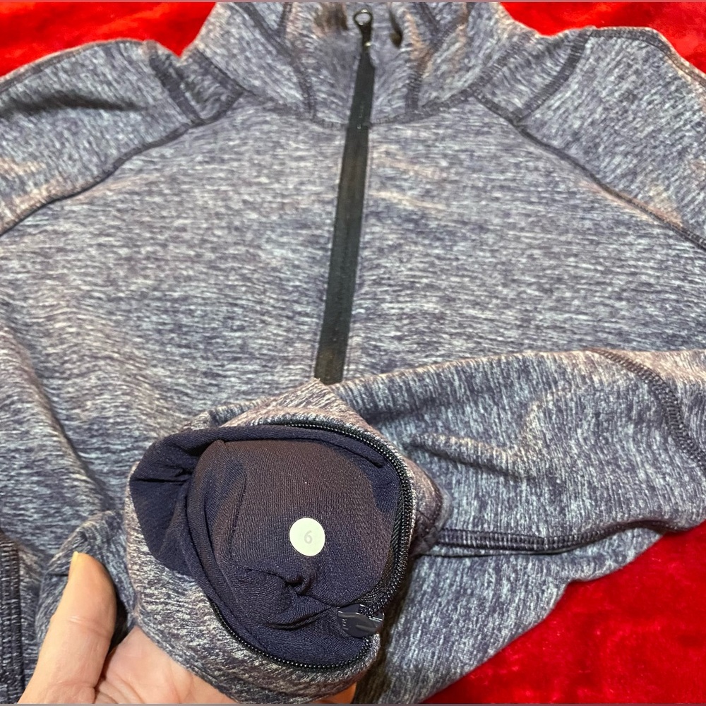 Lululemon SZ 6 quarter zip long sleeved shirt with thumb holes Awesome Condition - Picture 17 of 17